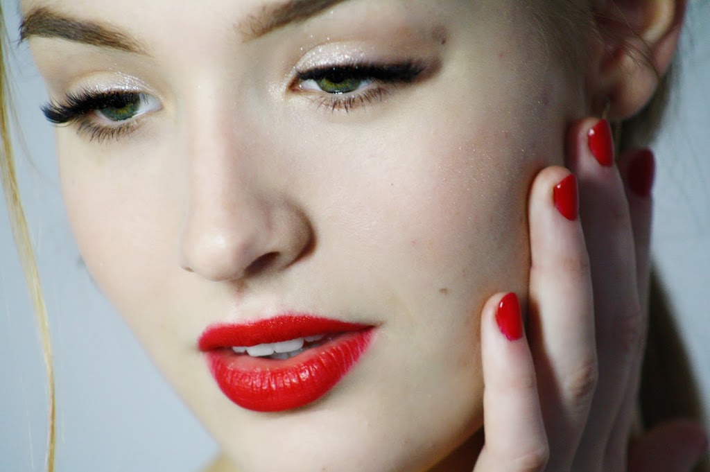 902 Lashes | 303 Main St, Wolfville, NS B4P 1C7, Canada | Phone: (902) 483-3200