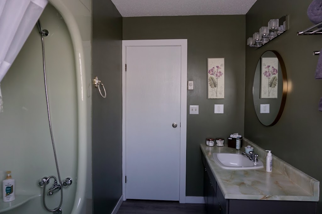 Just Like Home B and B | 63 1 Ave NW, Carman, MB R0G 0J0, Canada | Phone: (204) 750-0197