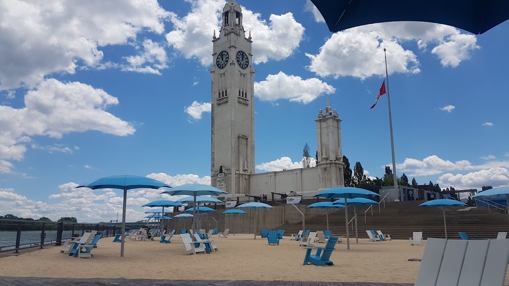 Plage de lHorloge | 1 Rue Quai de lHorloge, Montréal, QC H2Y 2E2, Canada | Phone: (514) 496-7678