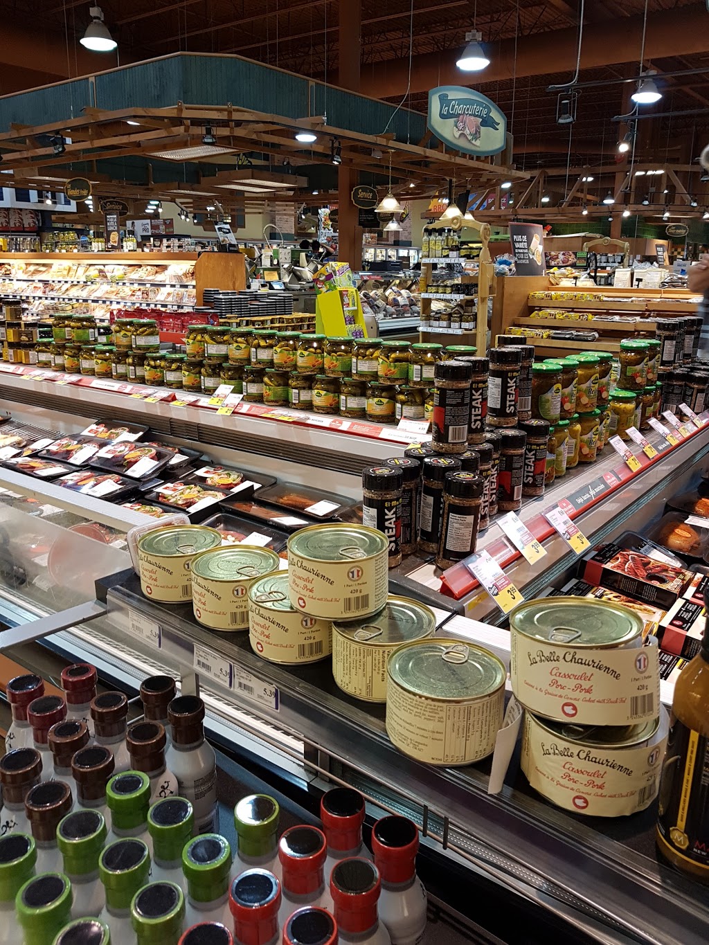 IGA extra Alimentation C.C. Sévigny inc. | 5805 Boulevard Robert-Bourassa, Laval, QC H7E 0A4, Canada | Phone: (450) 665-4441