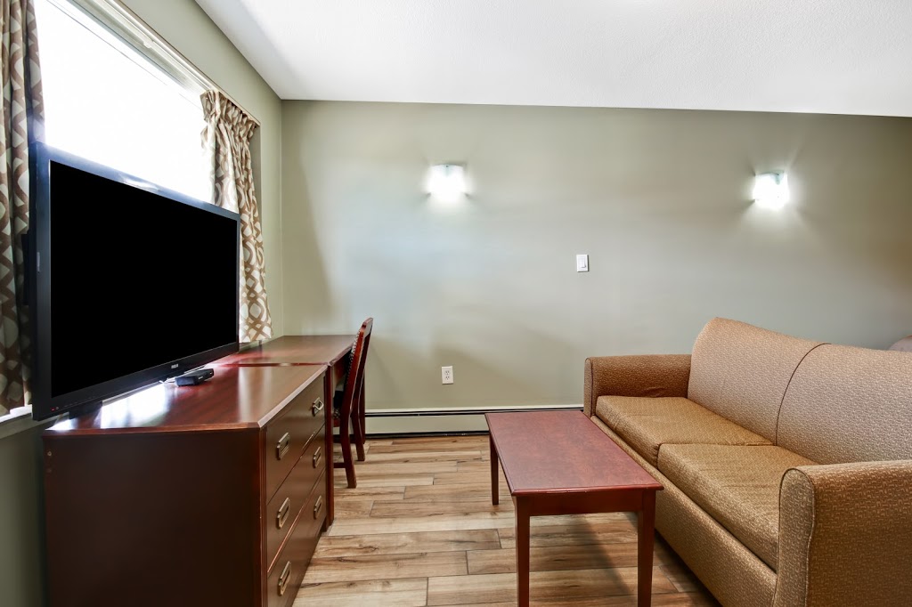 Burlington Inn | 2404 Queensway Dr, Burlington, ON L7R 3T3, Canada | Phone: (905) 637-1547