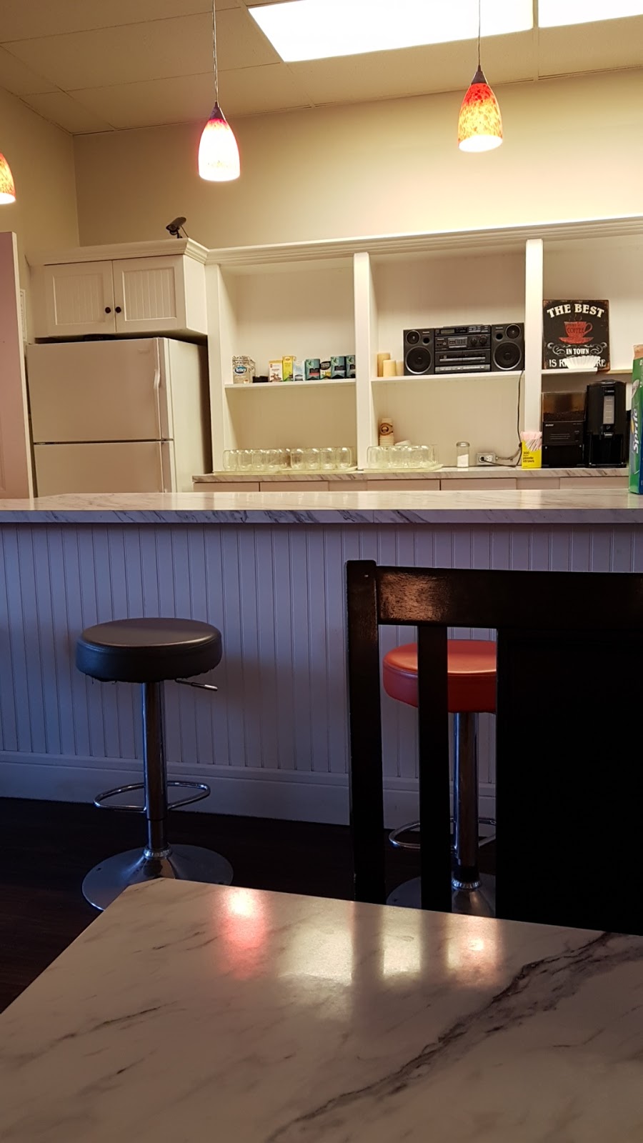 Bent Nail Cafe | 411 Main St, Mossbank, SK S0H 3G0, Canada | Phone: (306) 354-7737