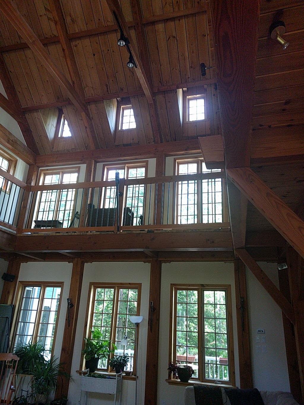 Hummingbird-Retreat | 621 1e Rang, Saint-Étienne-de-Bolton, QC J0E 2E0, Canada | Phone: (450) 297-1161