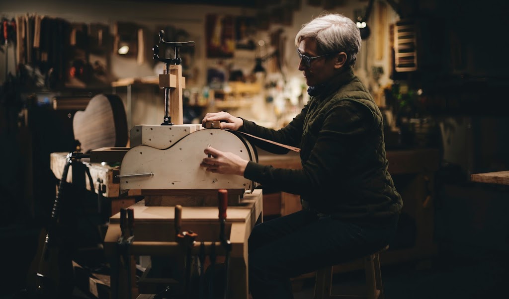 Shelley D Park Guitars | 1651 Columbia St, North Vancouver, BC V7J 1A5, Canada | Phone: (604) 988-4324