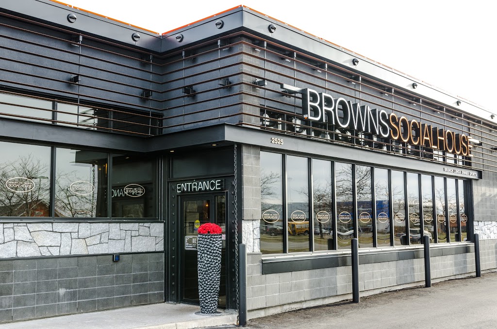 Browns Socialhouse Erin Mills | 2525 Hampshire Gate #2b, Oakville, ON L6H 6C8, Canada | Phone: (905) 829-2727