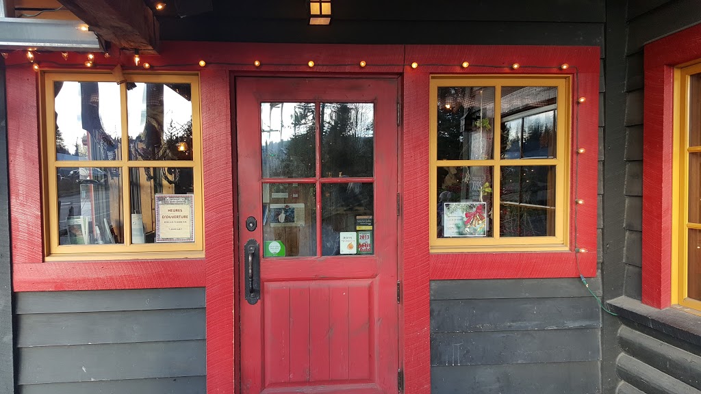 RESTAURANT AU PETIT POUCET | 1030 QC-117, Val-David, QC J0T 2N0, Canada | Phone: (819) 322-2246