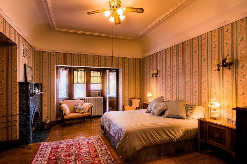 Château la Motte Guest House | 210 Vansittart Ave, Woodstock, ON N4S 6E9, Canada | Phone: (647) 783-4440