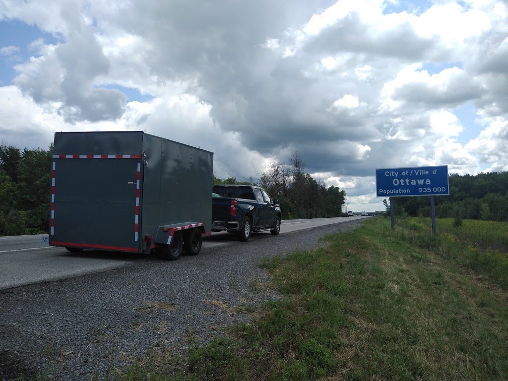 AV3 Shipping and courier | 134 Livingstone St W, Barrie, ON L4N 7J4, Canada | Phone: (705) 970-8353