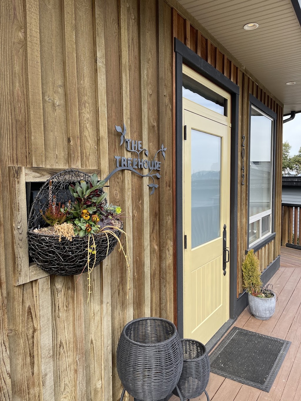 designHouse Salon The Treehouse | 2042 Rivers Xing, Victoria, BC V9B 6R6, Canada | Phone: (778) 433-4393