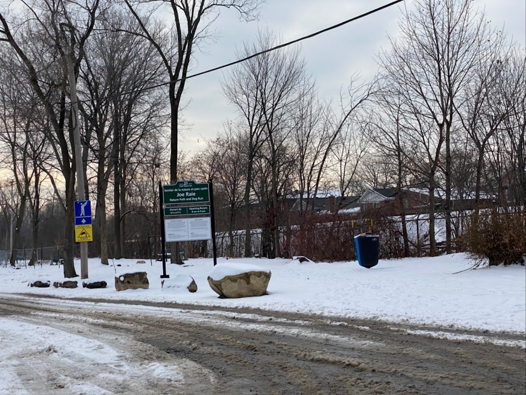 Joe Raie Nature Path and Dog Run | 8182 Chem. Wavell, Côte Saint-Luc, QC H4W 1M3, Canada | Phone: (514) 485-6806