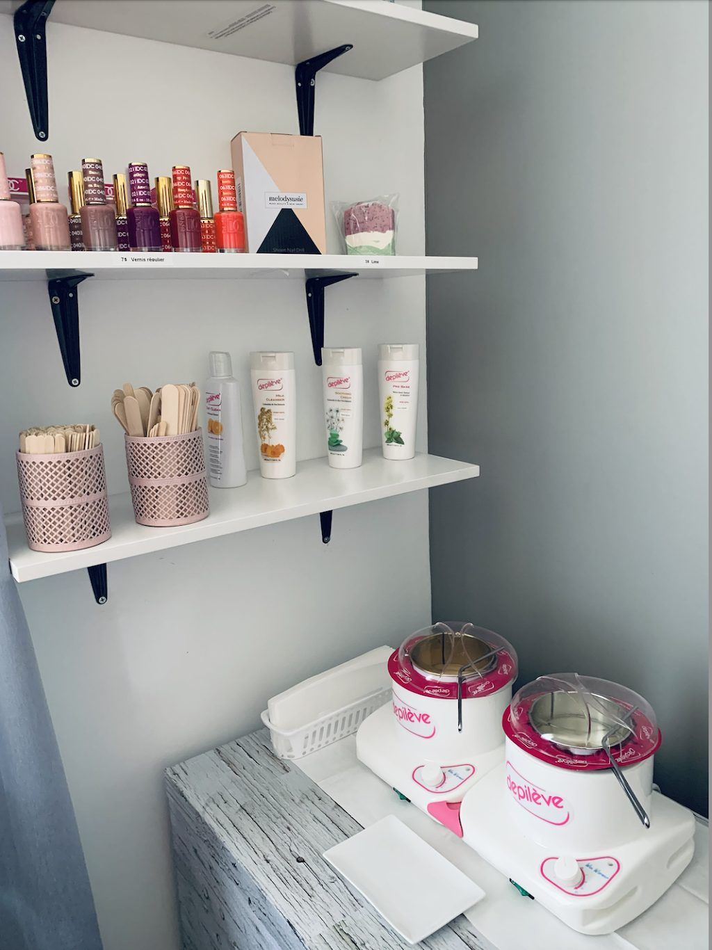 Joanie S. Thétique | 38 Rue Saint-Jacques, Sainte-Agathe-des-Monts, QC J8C 3P1, Canada | Phone: (819) 216-1278