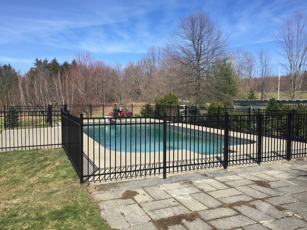 Clôtures Directes | 238 Bd Industriel, Châteauguay, QC J6J 4Z2, Canada | Phone: (450) 692-1221
