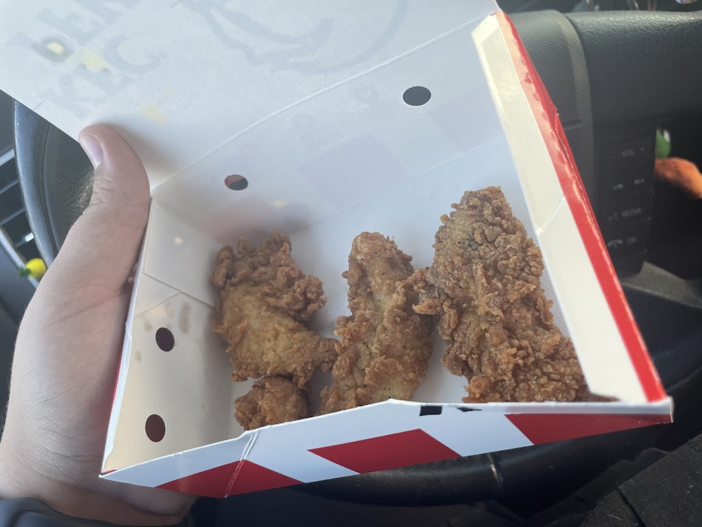 KFC | 5002 47 Ave, Taber, AB T1G 1P9, Canada | Phone: (403) 223-2796