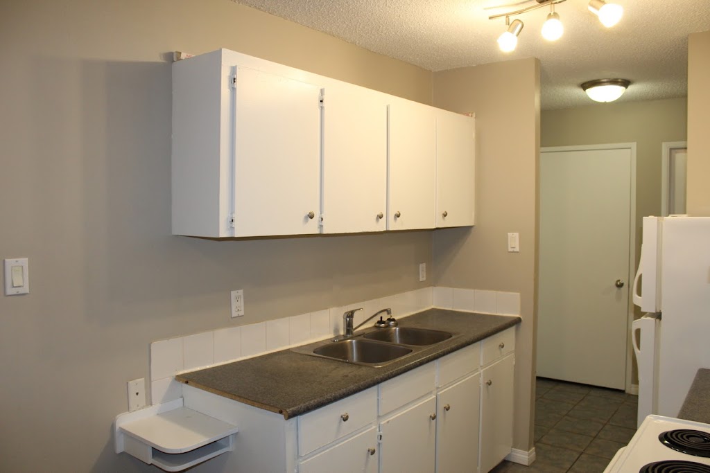 Seventh Street Manor Apartments | 10716 107 St NW, Edmonton, AB T5H 2Z1, Canada | Phone: (780) 893-2304