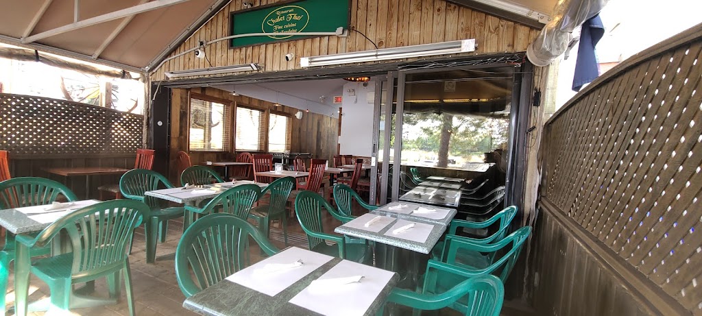 Chalet Thaï | 96 Rue Ste Anne, Sainte-Anne-de-Bellevue, QC H9X 1L8, Canada | Phone: (514) 457-8111