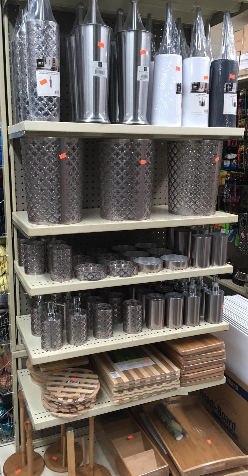 Cosmo Dollar | 1483 Rue du Pont, Marieville, QC J3M 1G2, Canada | Phone: (450) 460-1170