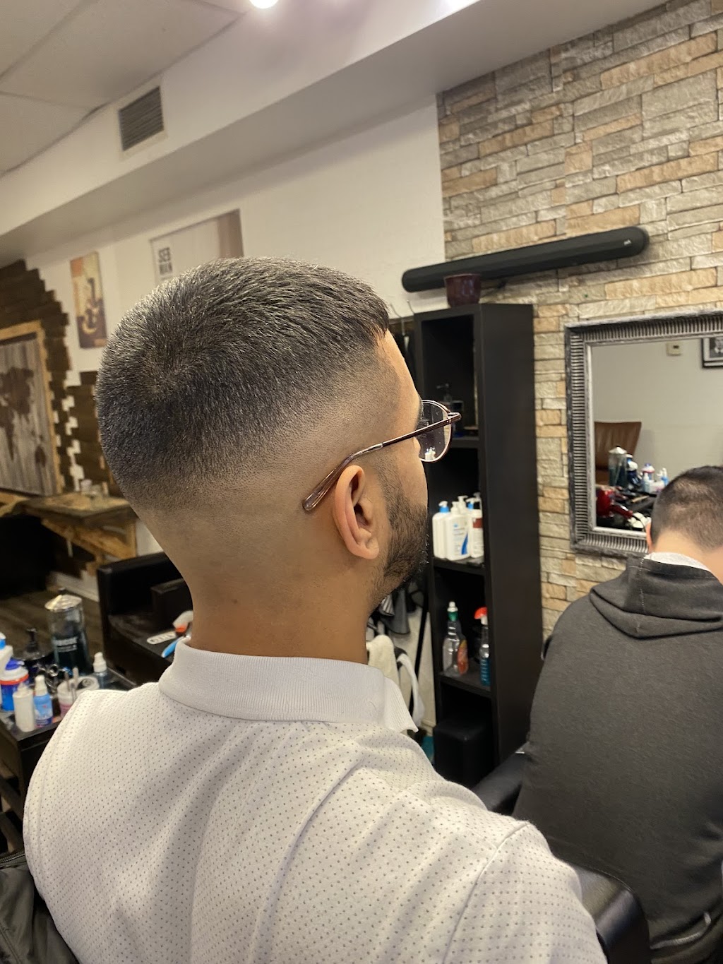 Salon de barbier Hafid | 1560 Ch. de Chambly, Longueuil, QC J4J 3X5, Canada | Phone: (514) 661-2844