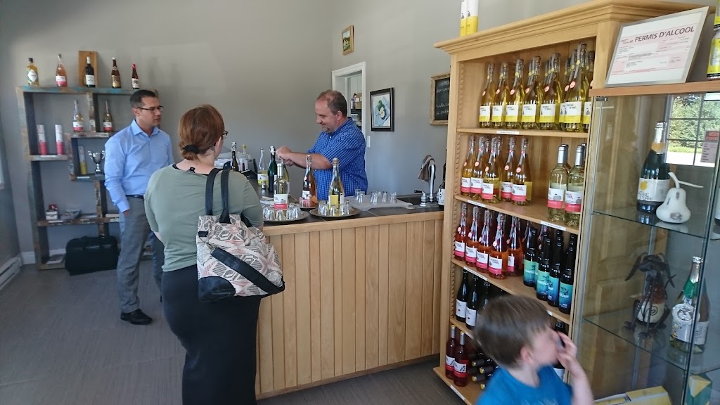 Entre Terre & Pierre - Ciders & Perries | 1260 QC-202, Franklin, QC J0S 1E0, Canada | Phone: (450) 827-2993