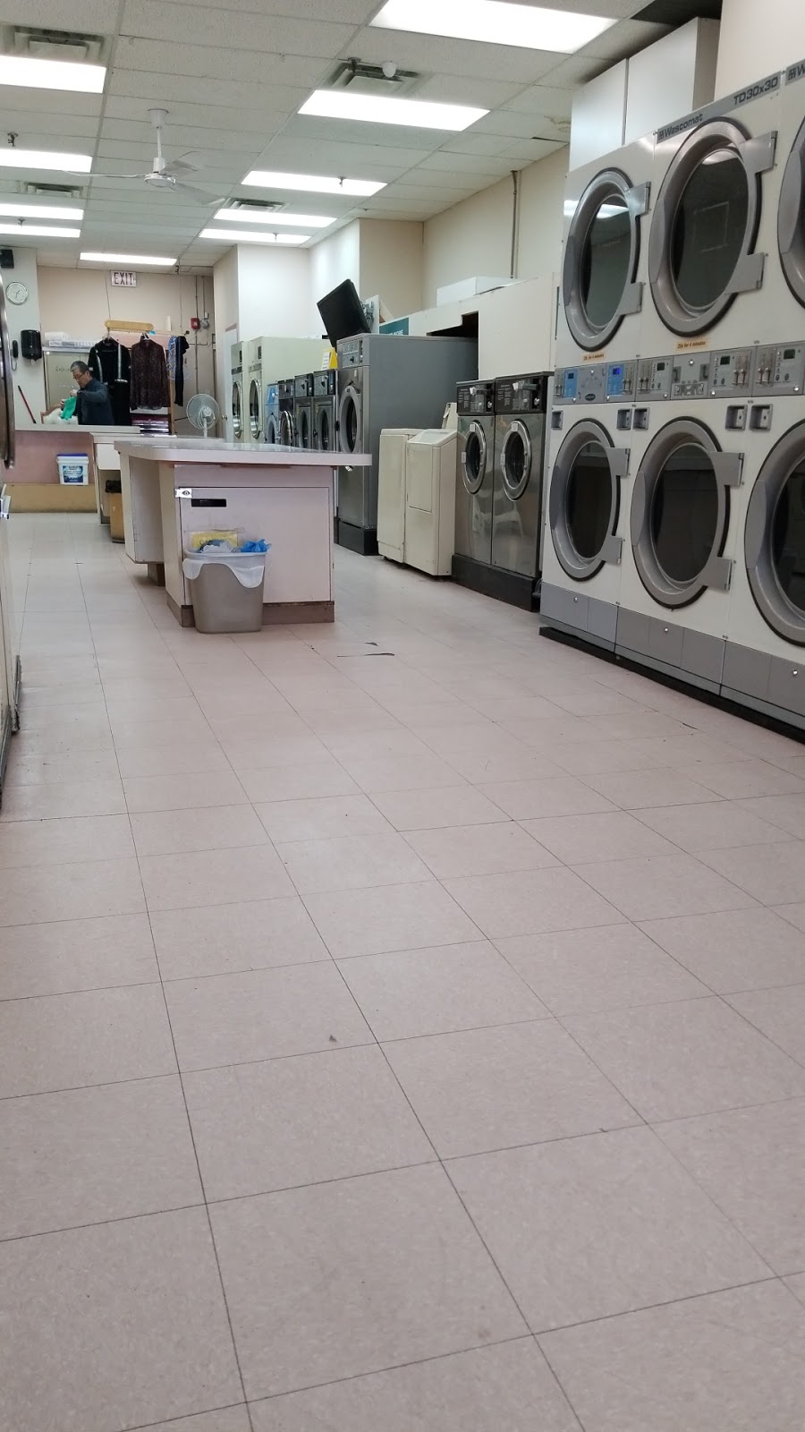 Macleod Plaza Laundromat 26e 180 94 Avenue Se Calgary Ab T2j