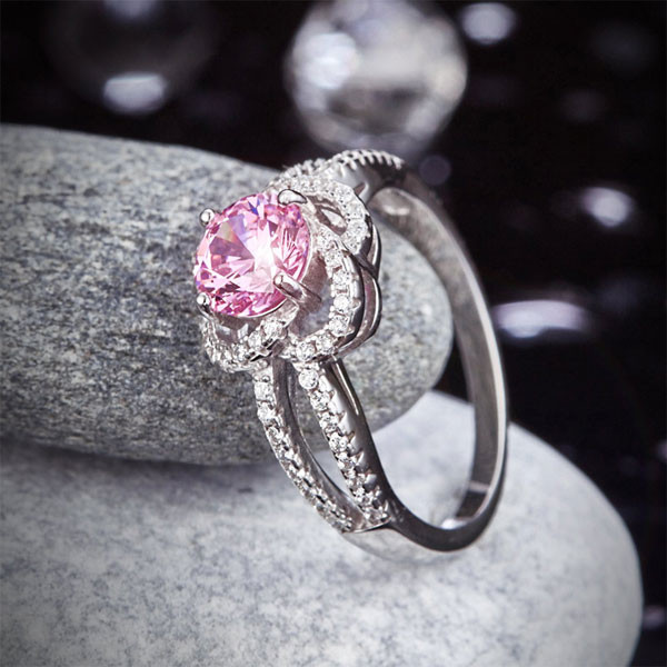 Rings, Rings, Rings | 106 St. &, 40 Ave NW, Edmonton, AB T6J 2N8, Canada