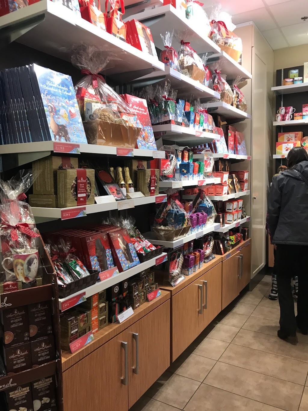 Laura Secord (Promenades Drummondville) | 755 Bd René-Lévesque, Drummondville, QC G1S 1T3, Canada | Phone: (819) 803-0042