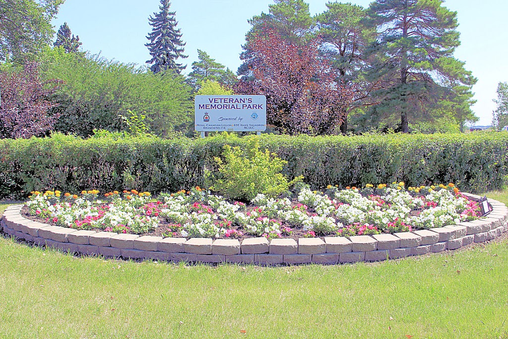 Pine Lodge | 211 Otterloo St, Indian Head, SK S0G 2K0, Canada | Phone: (306) 695-2251