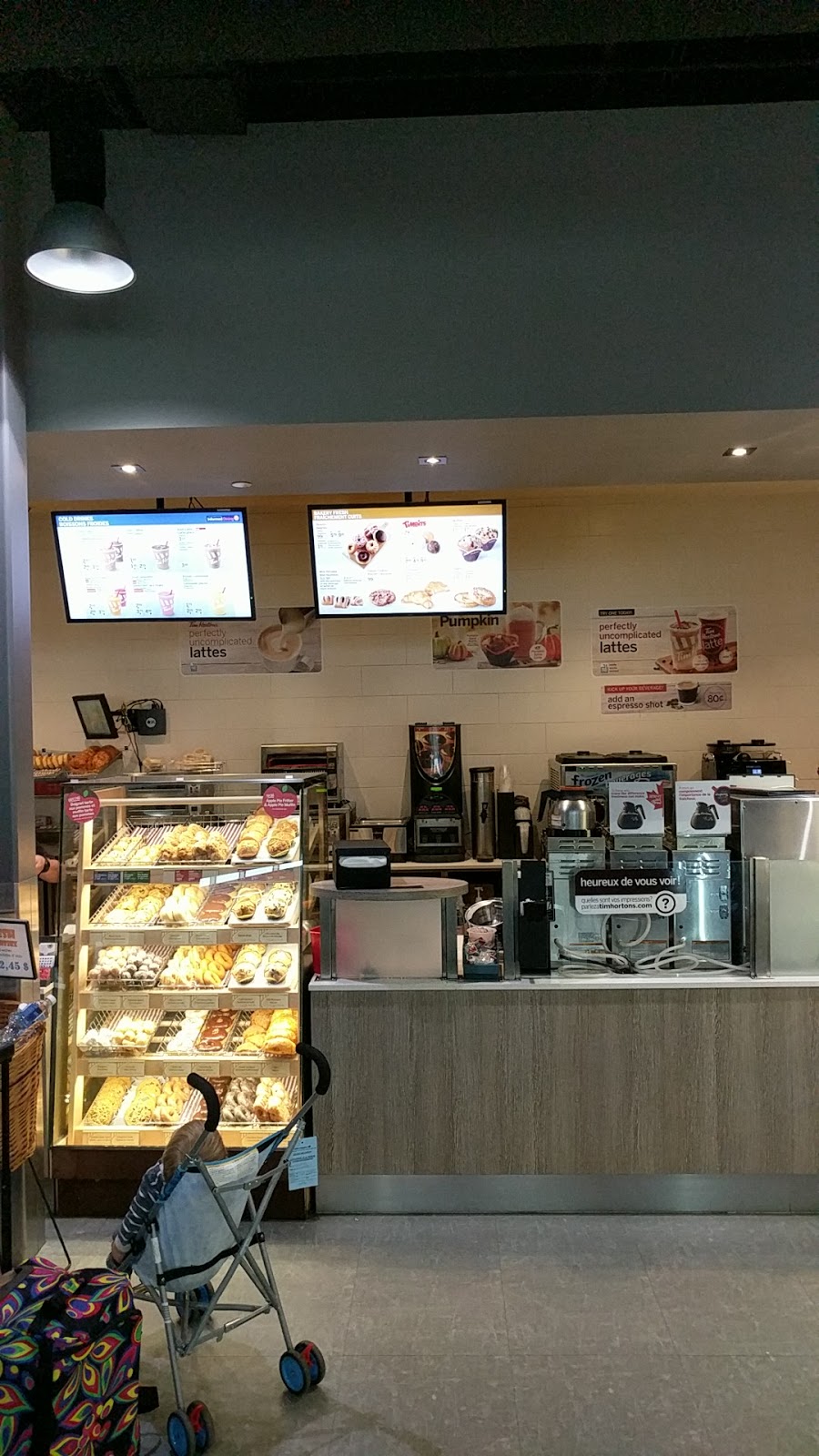 Tim Hortons | 2625 Airport Dr, Saskatoon, SK S7L 7L1, Canada | Phone: (306) 975-1592