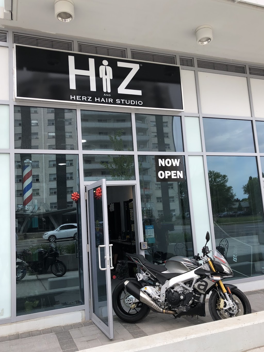 Hiz & Herz Hair Studio | 71 Speers Rd, Oakville, ON L6K 0J2, Canada | Phone: (416) 432-3815