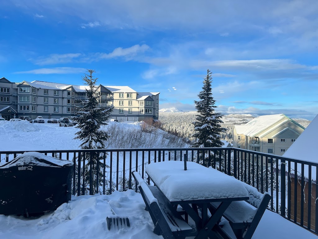 Cona Vacation Getaways | 5273 Anderson Rd, Courtenay, BC V9J 1S7, Canada | Phone: (250) 871-8807