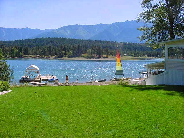 Wasa Lake Guest House | 4704 Spruce Rd, Wasa, BC V0B 2K0, Canada | Phone: (250) 427-6263