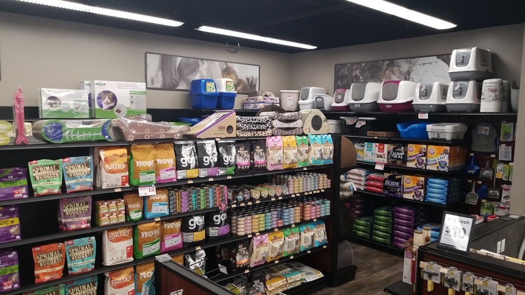 Pet Valu | 1556 Huron Church Rd, Windsor, ON N9C 3Z3, Canada | Phone: (519) 253-7389