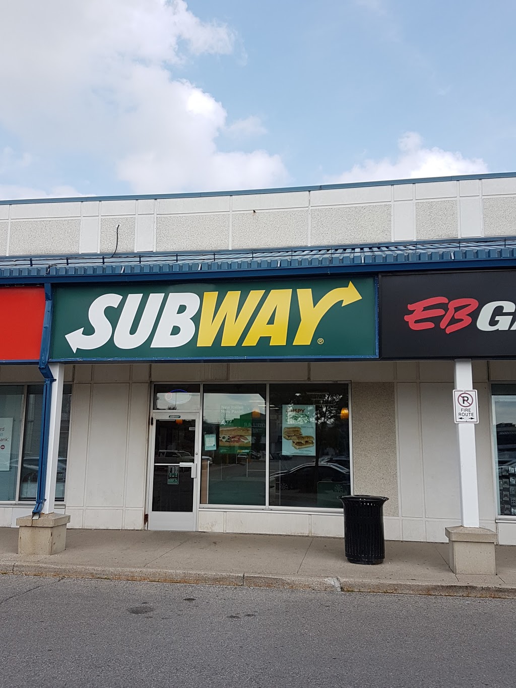 Subway | 19 Mapleview Dr W, Barrie, ON L4N 9H5, Canada | Phone: (705) 735-4895