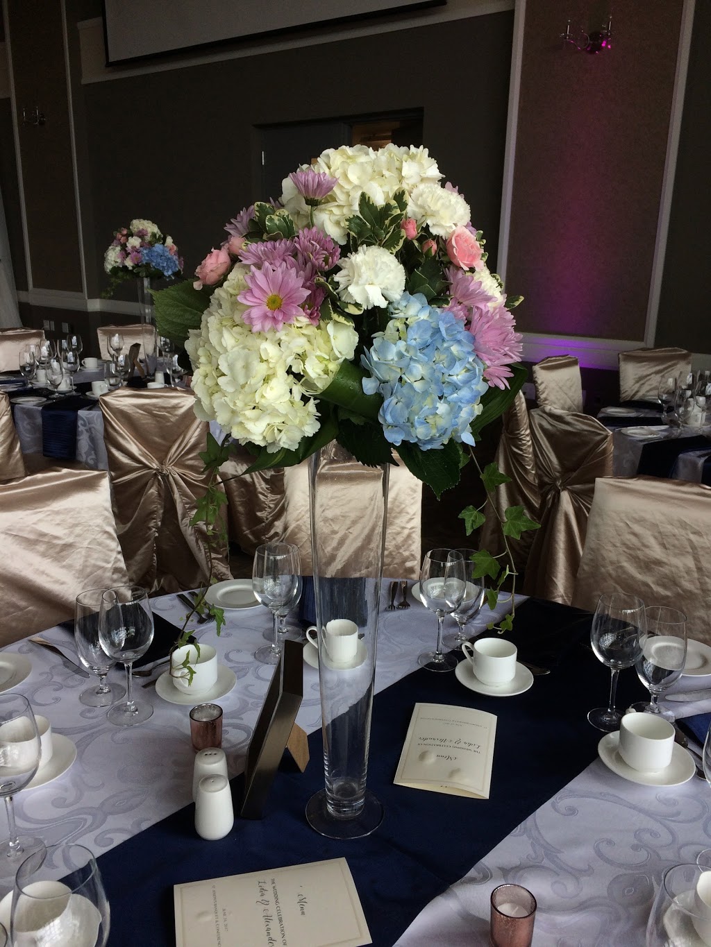 Flower Fantasy | 3635 Cawthra Rd unit 13/14, Mississauga, ON L5A 2Y5, Canada | Phone: (905) 279-2215