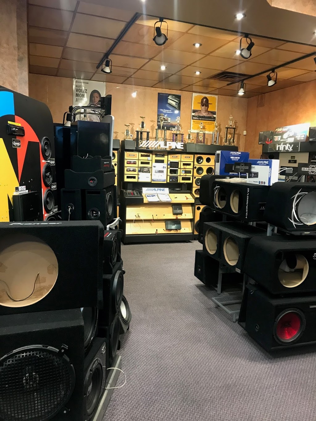 J D Car Stereo Inc | 10925 Chemin de la Côte-de-Liesse, Dorval, QC H9P 1A7, Canada | Phone: (514) 631-2102