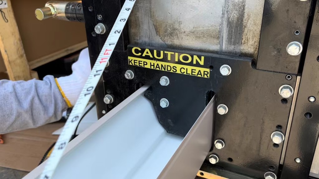 【靓】专业水槽 Leons Professional Gutter | 21 Clydesdale Rd, Markham, ON L3R 3S8, Canada | Phone: (647) 886-2600
