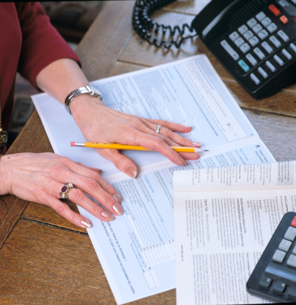 Ledgers (Orangeville) | 22 Coles Crescent Unit. 4, Orangeville, ON L9W 5W2, Canada | Phone: (519) 942-1333