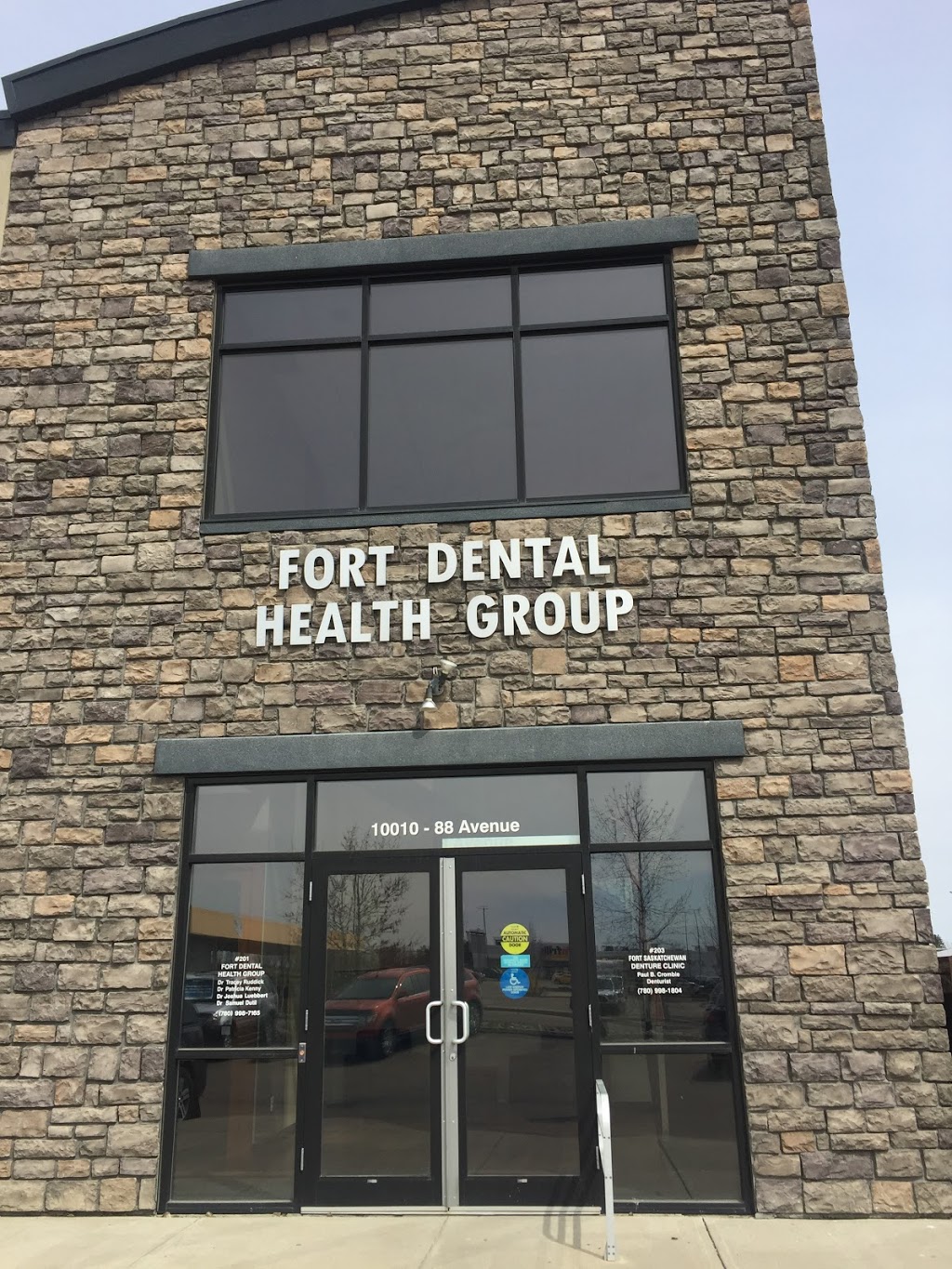 Fort Dental Health Group | 201 - 10010 88 Ave, Fort Saskatchewan, AB T8L 0A8, Canada | Phone: (780) 998-7165