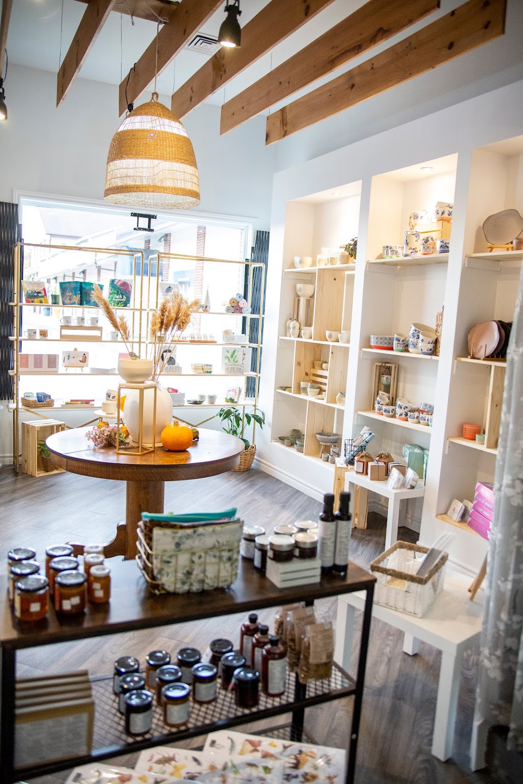 À fleur de terre - Atelier-Boutique de céramique | 3100 Rte Harwood Local 30, Vaudreuil-Dorion, QC J7V 8P2, Canada | Phone: (450) 424-4774