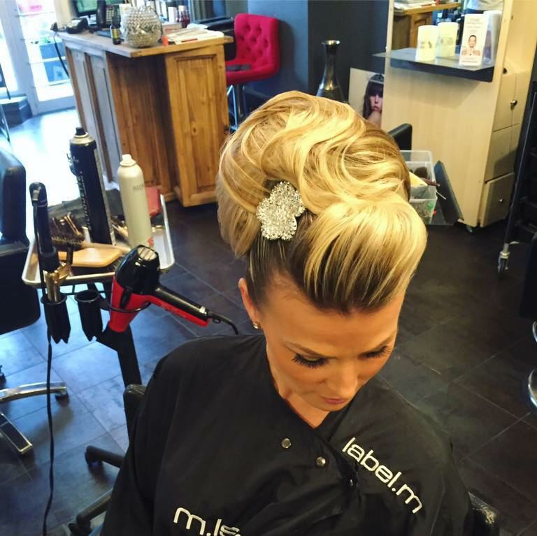 Starz Salon | 1223 Bank St, Ottawa, ON K1S 3X7, Canada | Phone: (613) 738-7827
