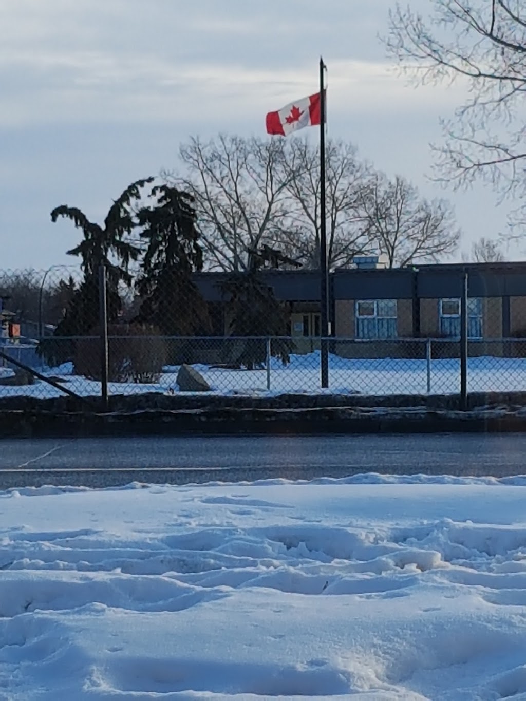 Holy Cross Elementary Jr High School | 3719 26 Ave SE, Calgary, AB T2B 0C6, Canada | Phone: (403) 500-2033