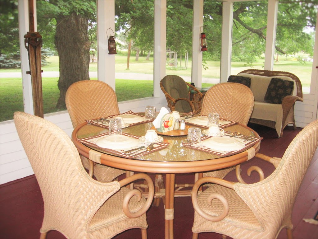 Harsens Island Bed and Breakfast | 265 Monroe Blvd, Harsens Island, MI 48028, USA | Phone: (586) 205-0779