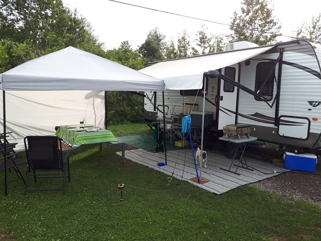 Camping in Quebec City | 2050 Route de lAéroport, Québec, QC G2G 0A3, Canada | Phone: (418) 871-1574