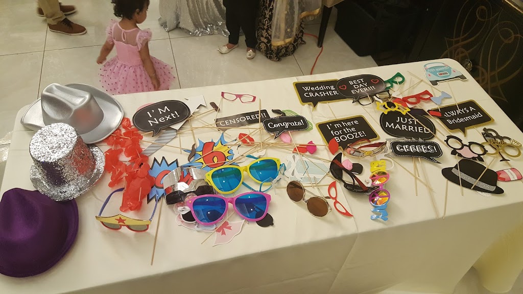 Booth In The 6 | 73 Mallard Crescent, Brampton, ON L6S 2T7, Canada | Phone: (647) 966-9419