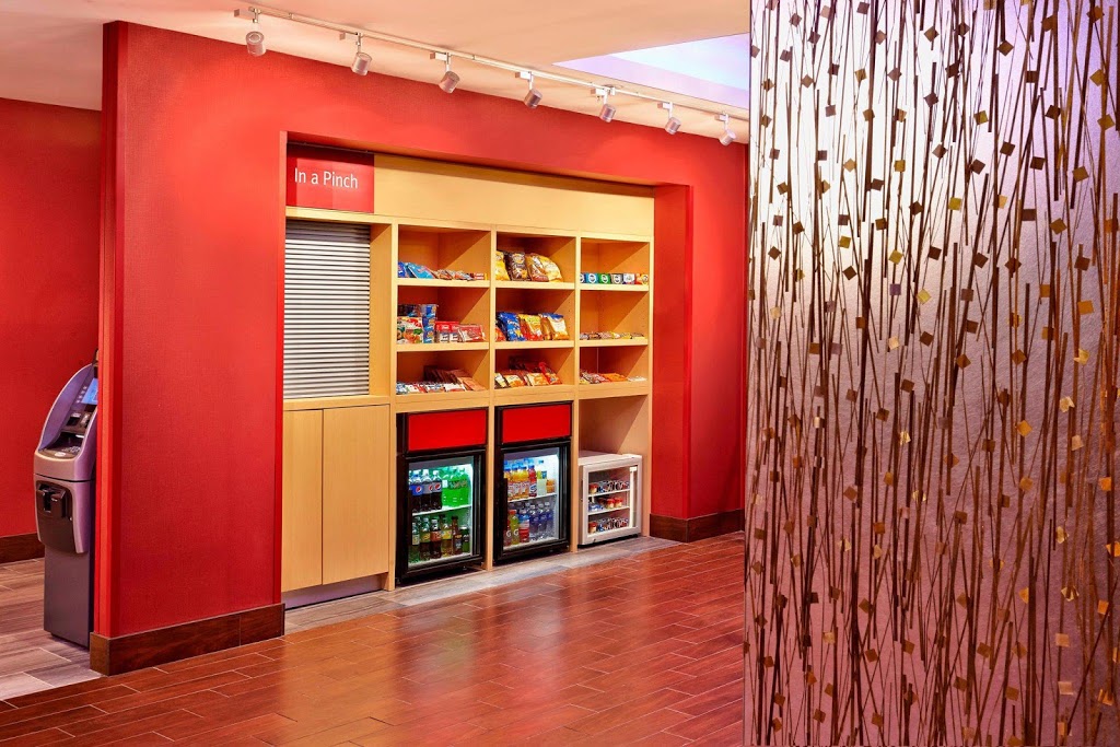 TownePlace Suites by Marriott London | 800 Exeter Rd, London, ON N6E 1L5, Canada | Phone: (519) 681-1200