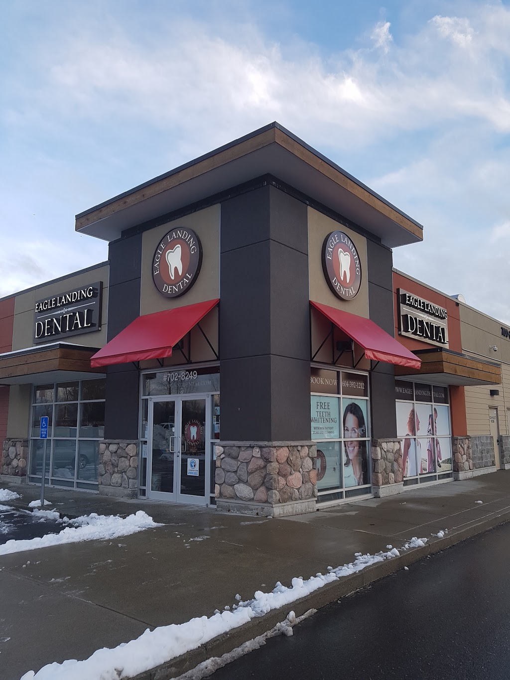 Eagle Landing Dental Centre | 8249 Eagle Landing Pkwy #702, Chilliwack, BC V2R 0P9, Canada | Phone: (604) 392-1212