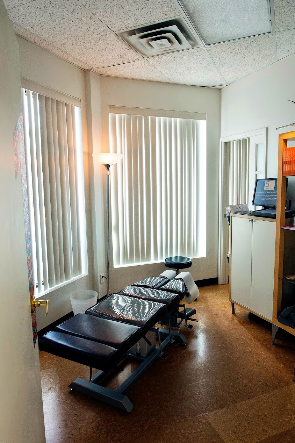 Sante Chiropractic & Wellness Centre | 1-1224 Place dOrléans Dr, Orléans, ON K1C 7K3, Canada | Phone: (613) 837-2883