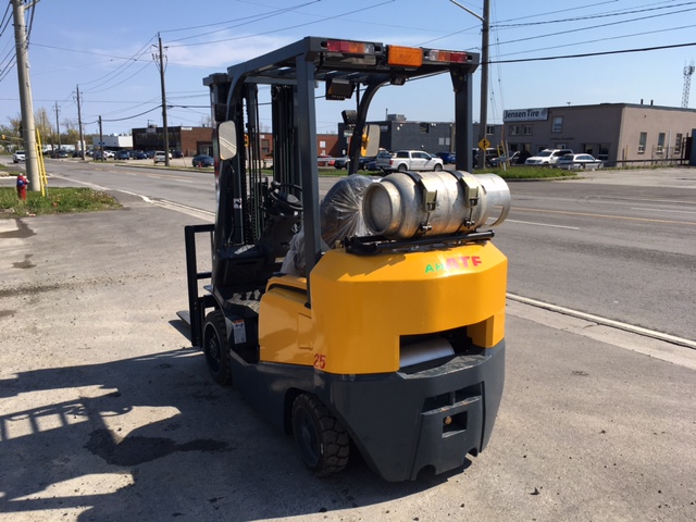 ????✔M. Mechanic Lift Truck Service | 955 Winston Churchill Blvd, Mississauga, ON L5J 4P2, Canada | Phone: (905) 275-8072