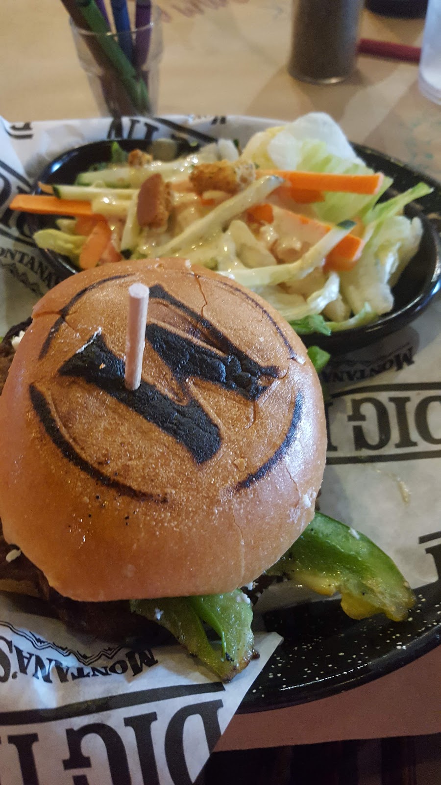 Montanas | 84 Lynden Rd, Brantford, ON N3R 6B8, Canada | Phone: (519) 754-0303