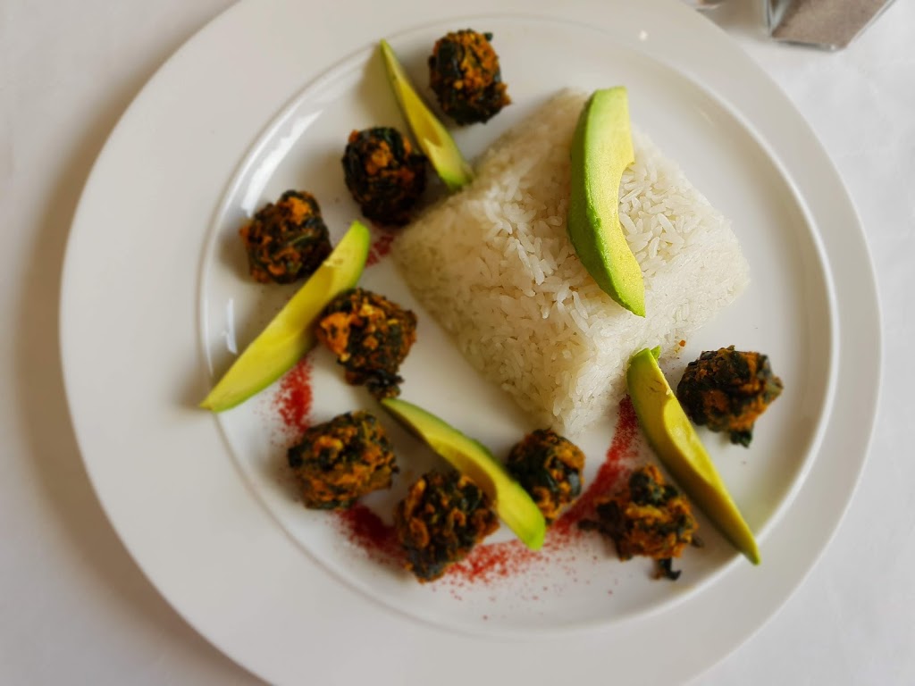 Elozer Restaurant | 19 Kenview Blvd # 30, Brampton, ON L6T 5G6, Canada | Phone: (905) 793-7958