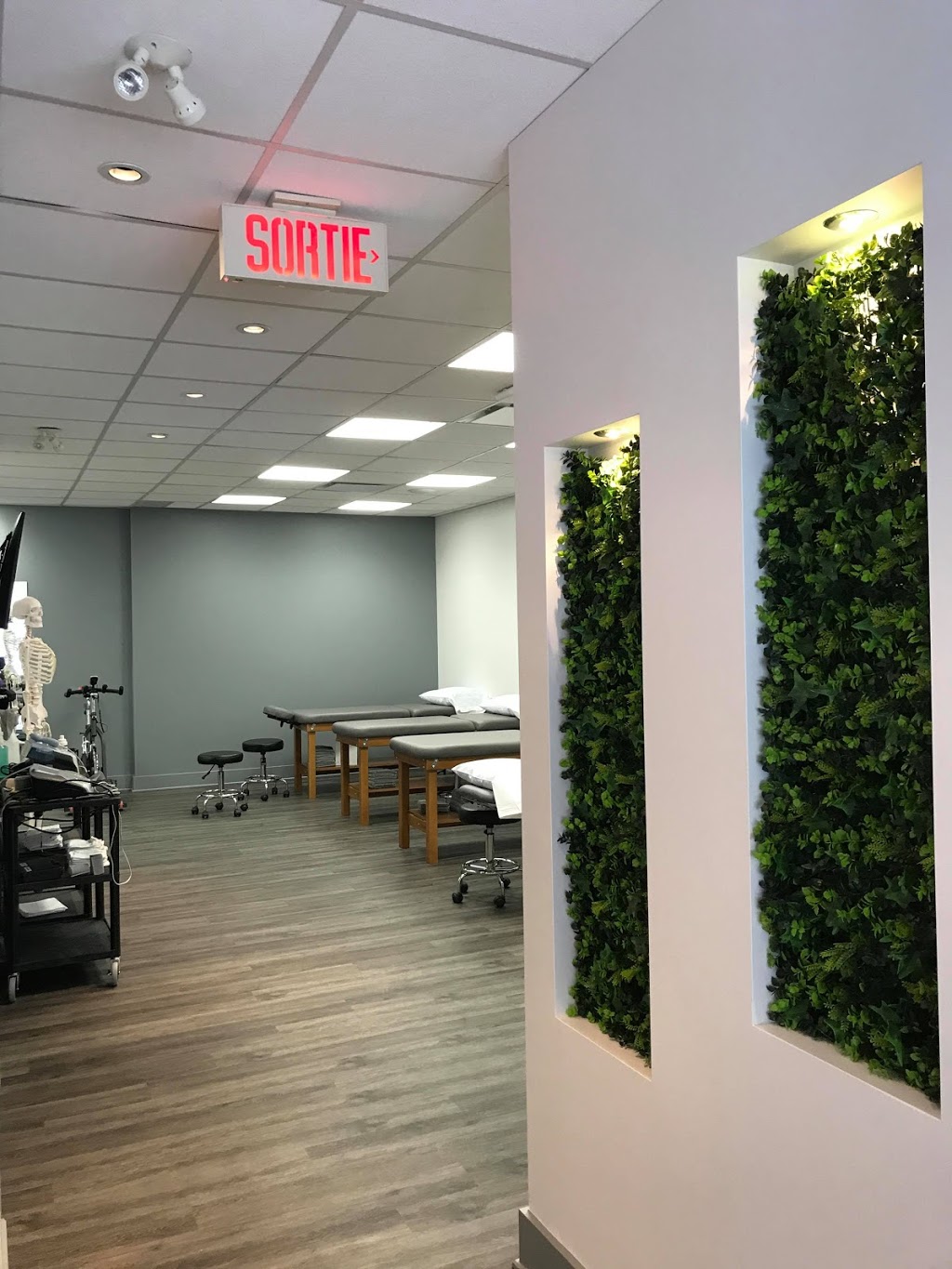 PhysioFix Anjou | 7781 Boulevard Roi-René, Anjou, QC H1K 3G9, Canada | Phone: (514) 303-3002